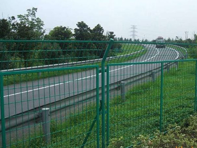 護欄網(wǎng)的抗撞擊測試標(biāo)準(zhǔn)與方法